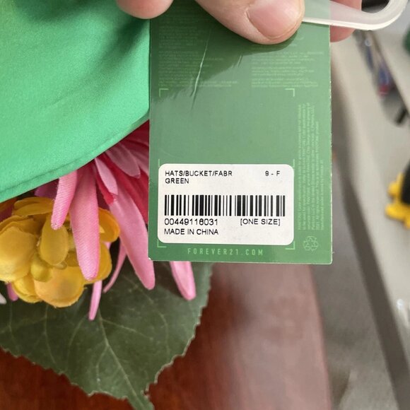 Forever 21 Embroidered Pantone Bucket Hat, Green - NWT - Picture 4 of 5